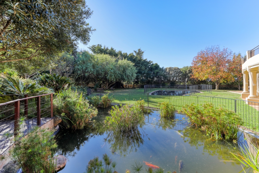 7 Bedroom Property for Sale in Zwaanswyk Western Cape